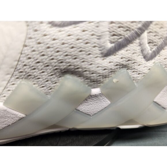 Puma Boys MB1 Lo Jr Sneakers Mesh White Silver Size 4 DISPLAY MODEL! - Picture 7 of 16